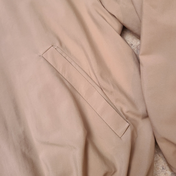 MGM Grand Tan Lightweight Jacket in size Medium - Picture 6 of 8